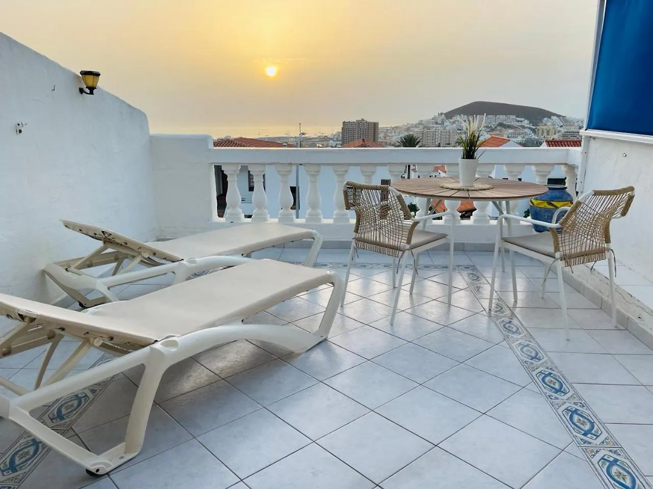 Apartment Seaview Port Royal, Los Cristianos, Heated Pool, Wifi Los Cristianos  Spain
