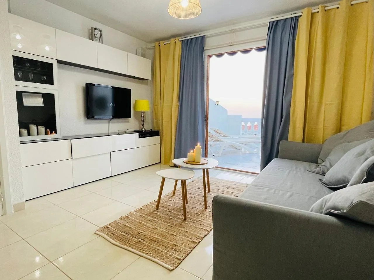 Apartment Seaview Port Royal, Los Cristianos, Heated Pool, Wifi Los Cristianos